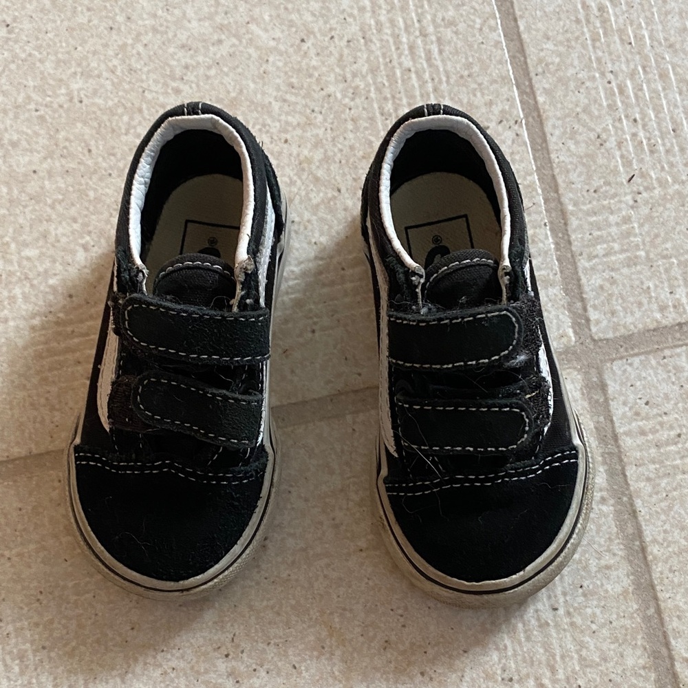 Toddler Black Velcro Vans